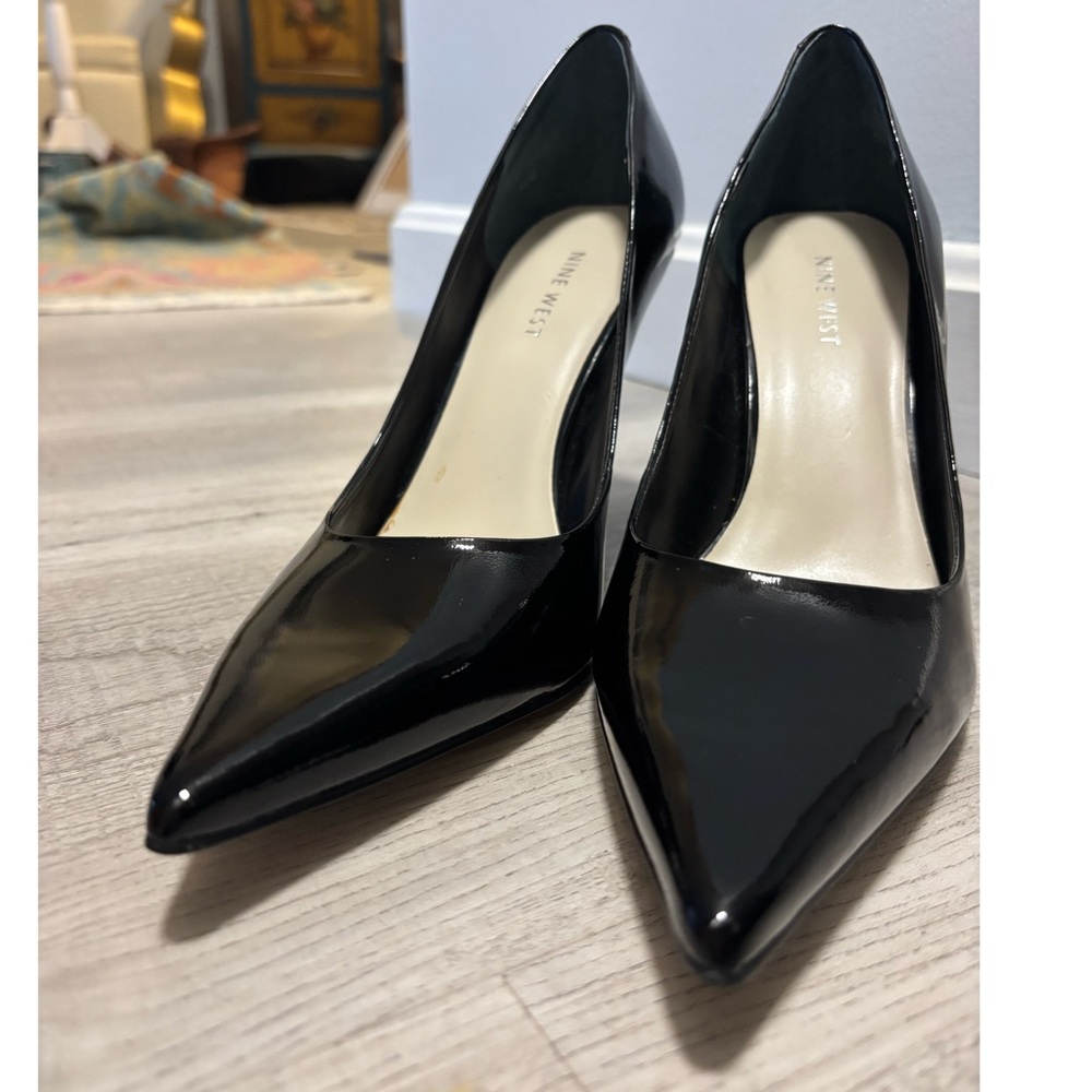Nine West Pointed Toe Glossy Midnight Black Heels-Pumps- Size 8.5 - Picture 3 of 10